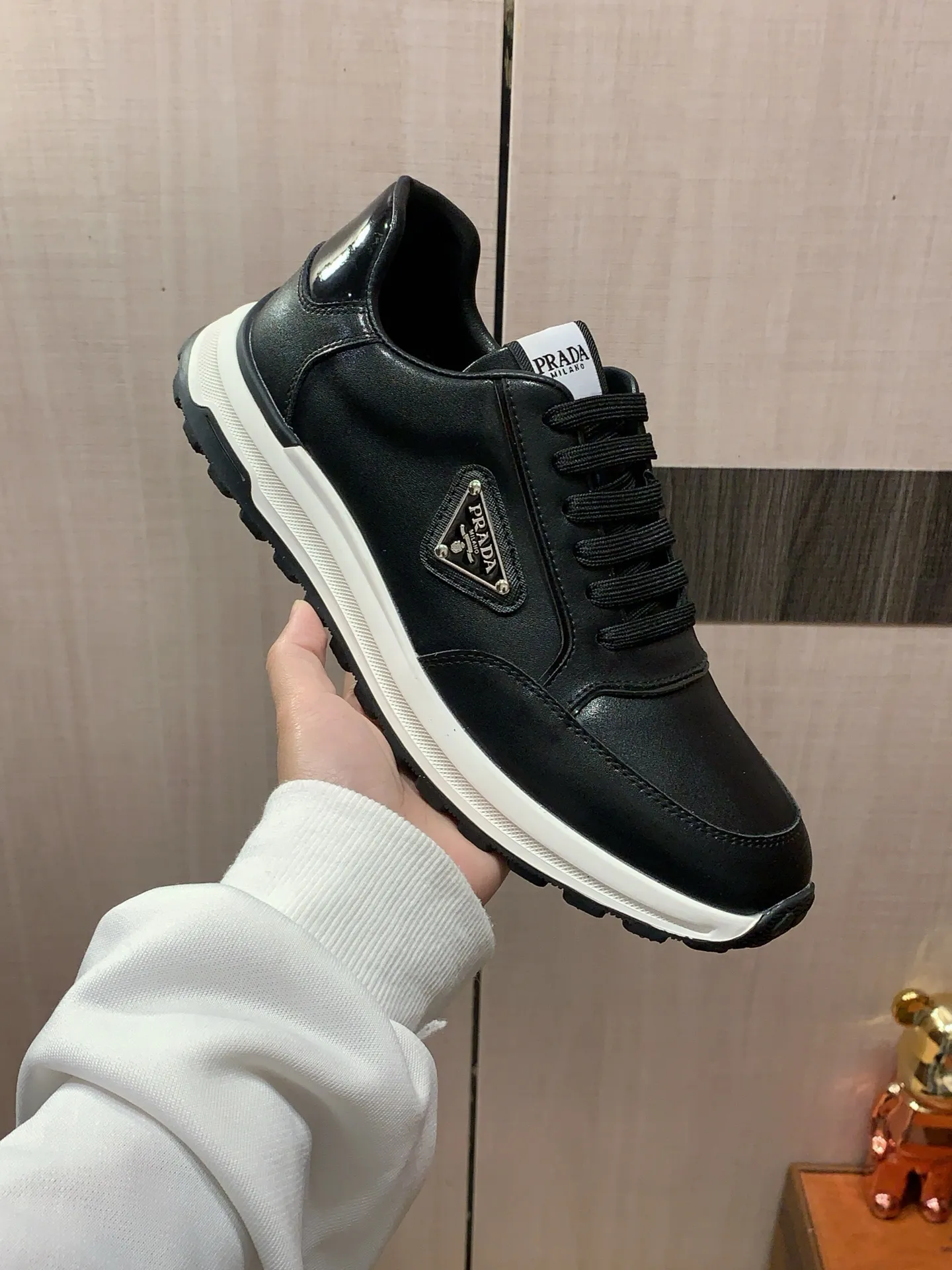 Men's Men's Shoes💰420💰💰🎩🎩[Lightning][Lightning] "PRADA*" The latest and most popular casual shoes, top brand [seduce] luxury~purchase, top~quality. [Strong] The upper is made of imported breathable cowhide with material ➕ breathable sheepskin feet (•) and fine workmanship. The original stylish and stylish soft rubber wear-resistant and non-slip outsole is light and comfortable on the feet. The real thing looks better when photographed. 122: code: 38-44, 2️⃣ colors selected